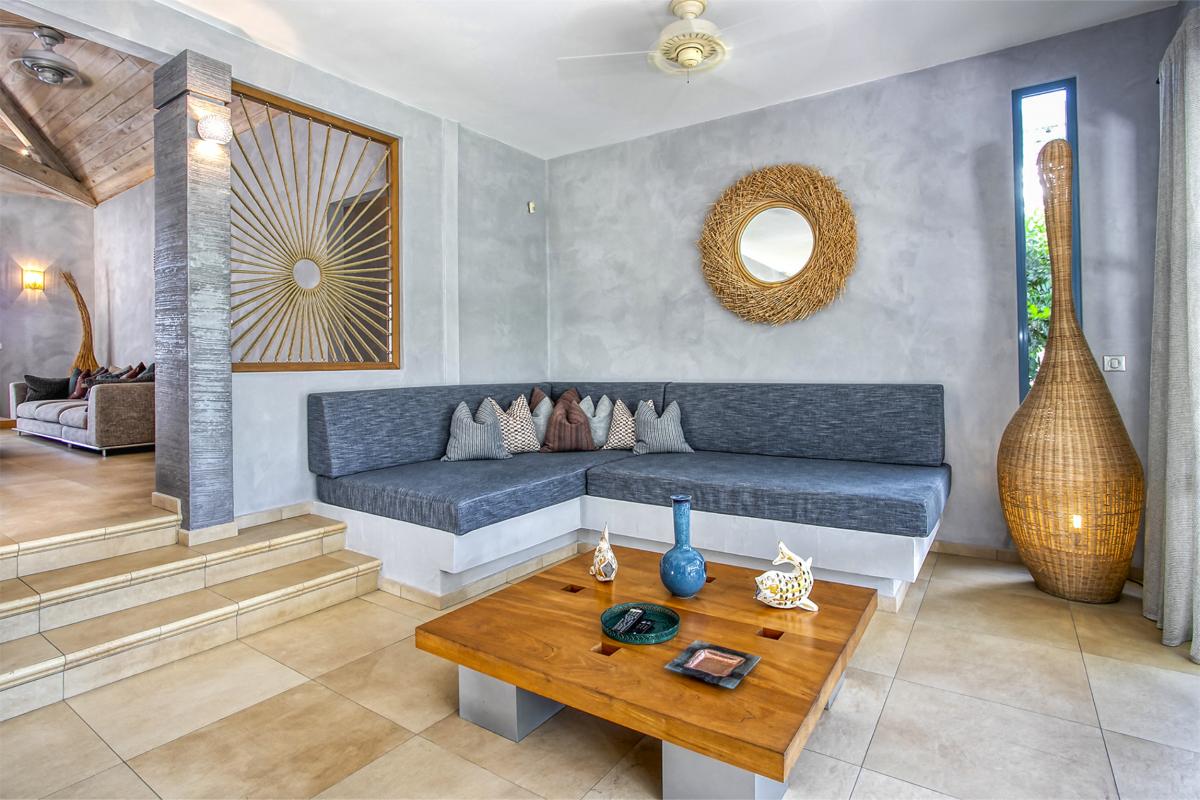 18-LesPalmiersBleus_EntertainmentRoom_Location villa avec piscine terres basses saint martin
